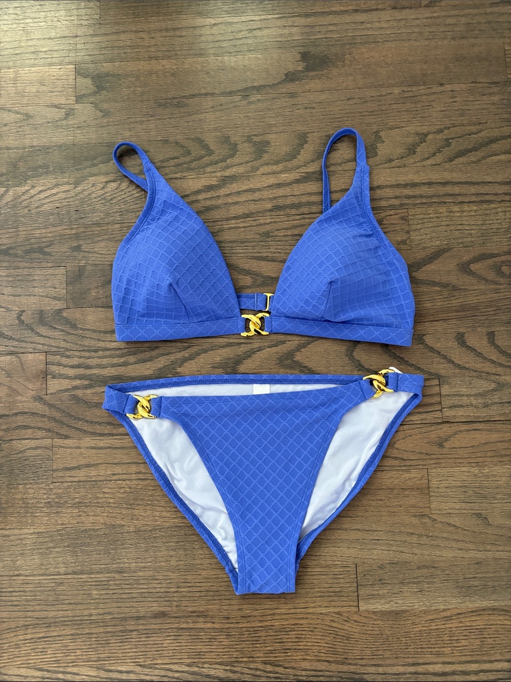 Royal Blue Textured Bikini Set with Gold Chain Accents - Women Swim